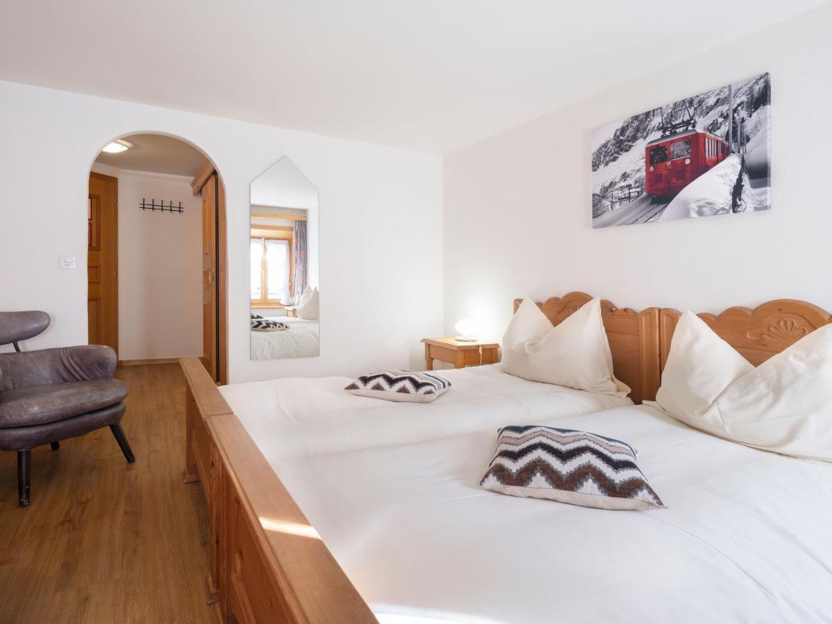 Hotel De Commune Gstaad Esterno foto