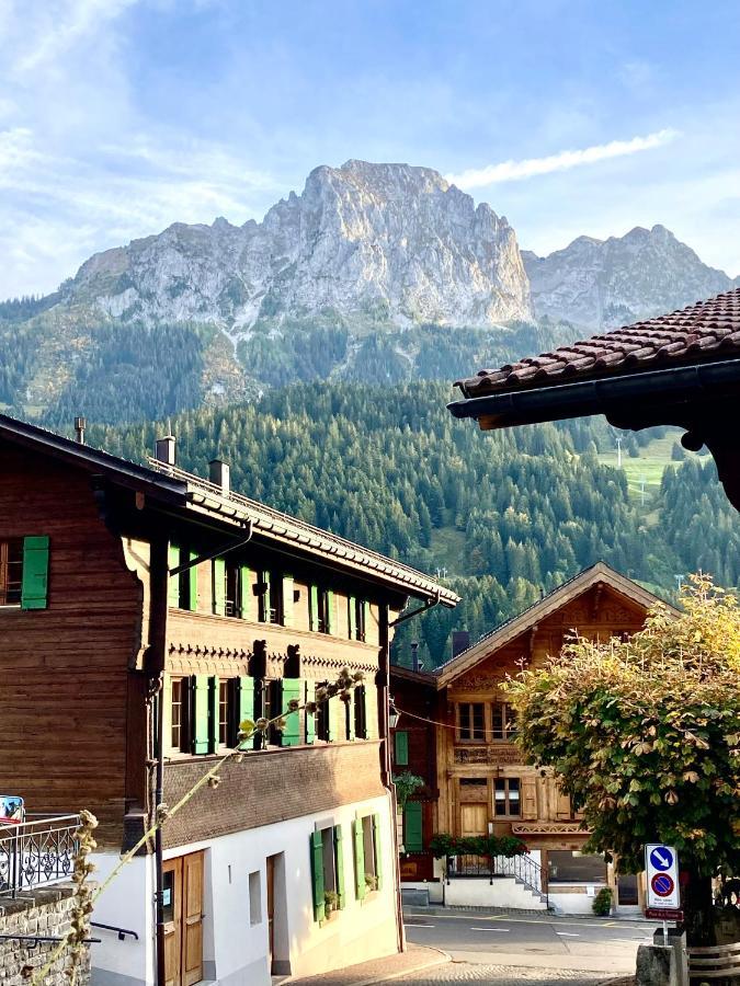Hotel De Commune Gstaad Esterno foto