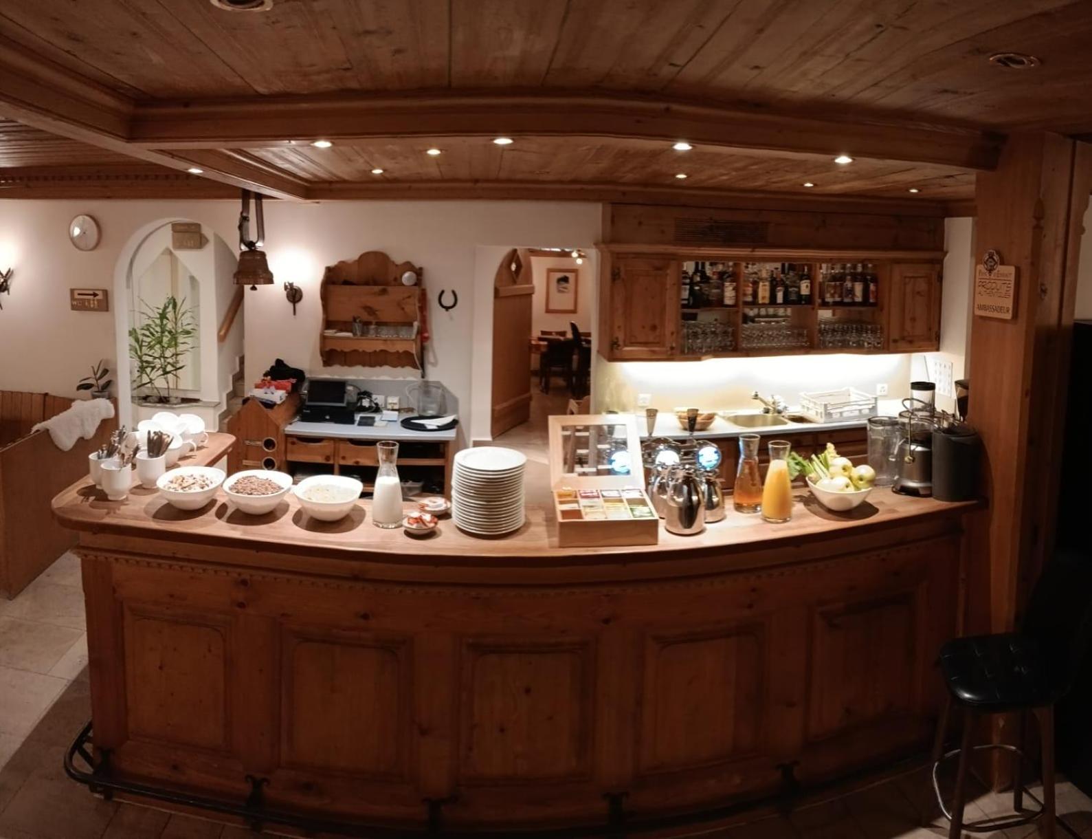 Hotel De Commune Gstaad Esterno foto