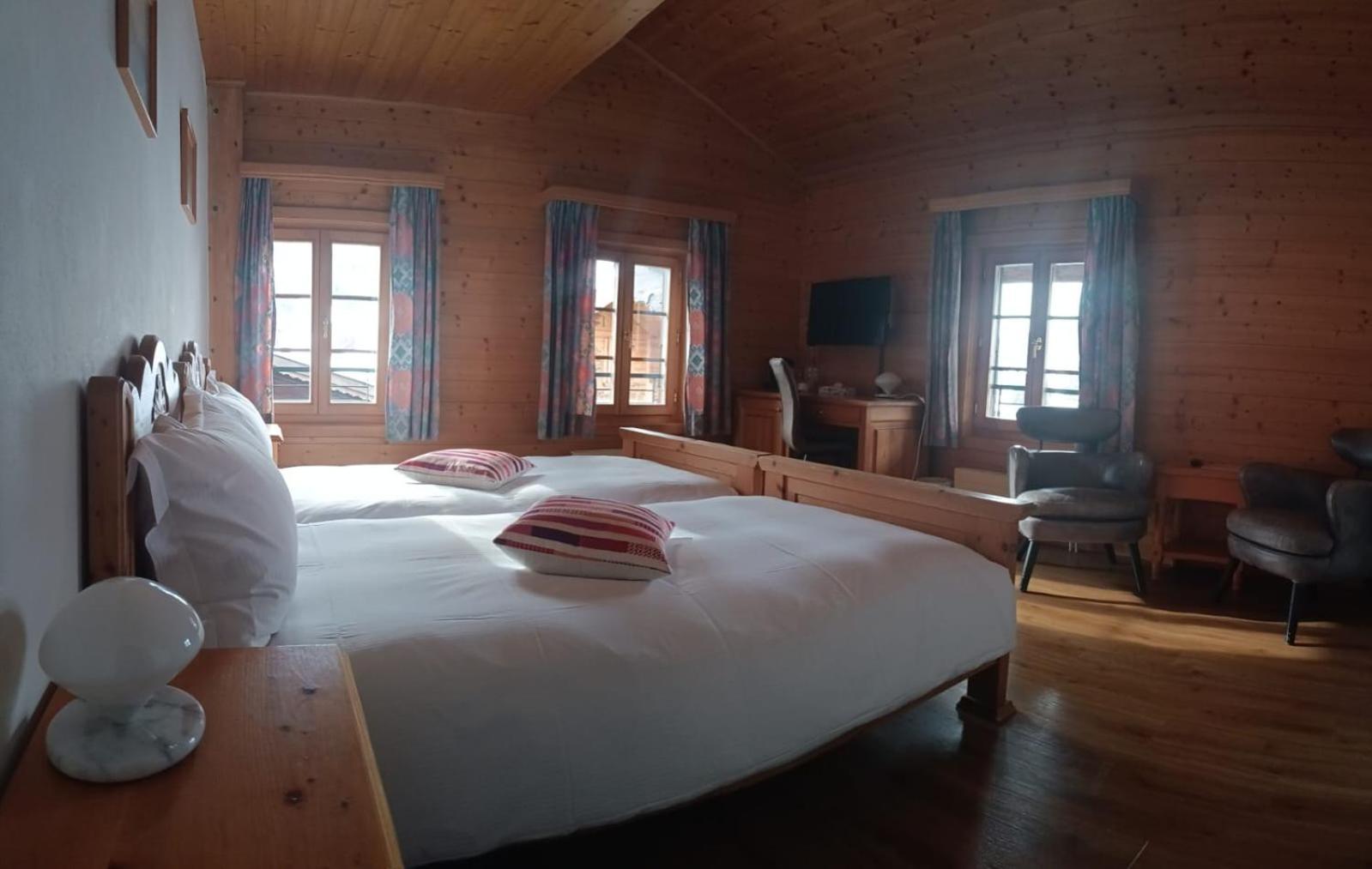 Hotel De Commune Gstaad Esterno foto