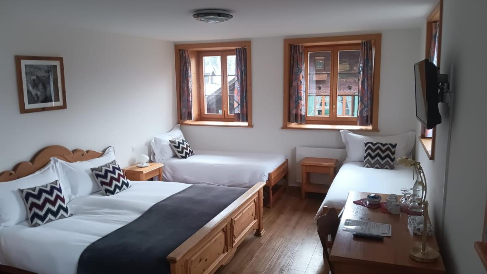 Hotel De Commune Gstaad Esterno foto