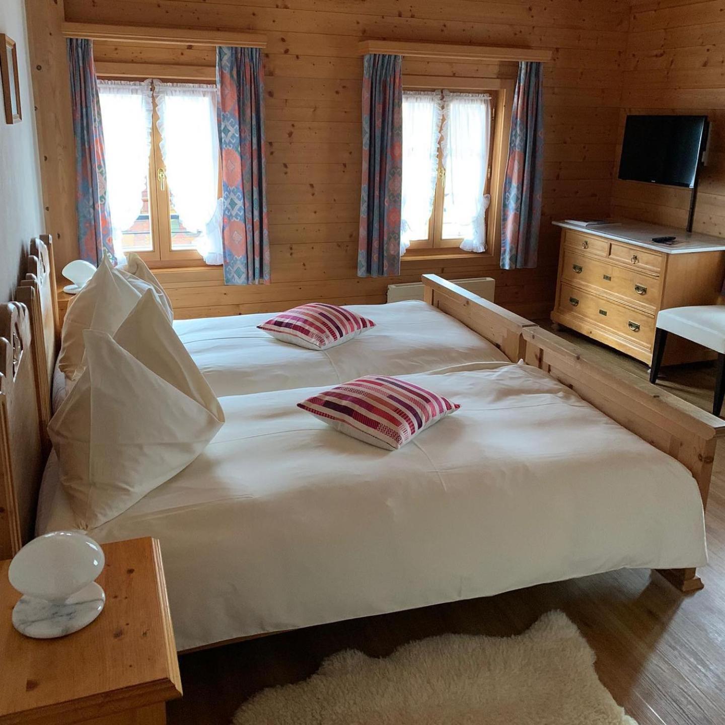 Hotel De Commune Gstaad Esterno foto