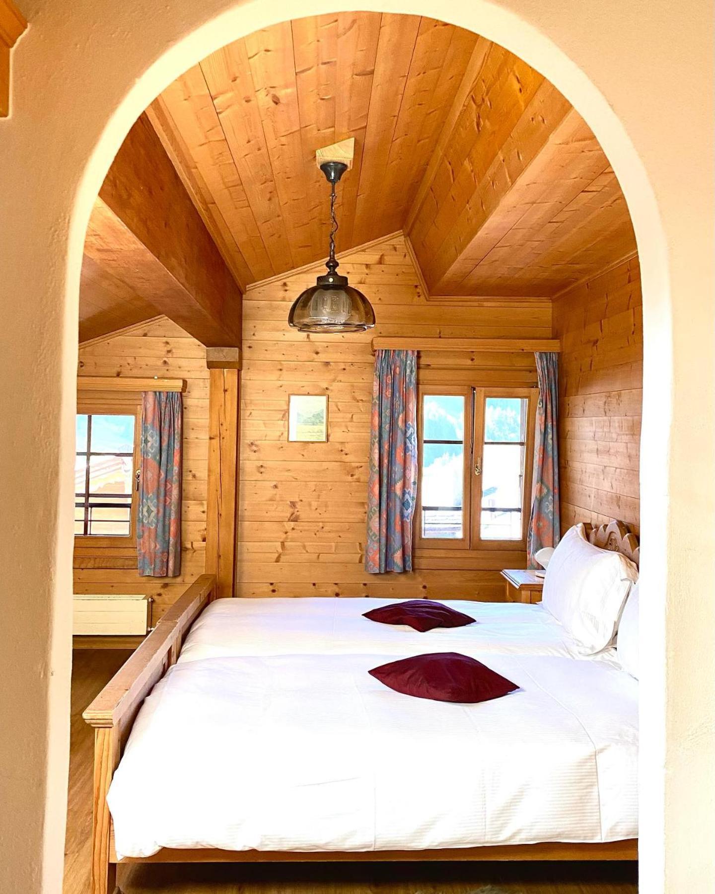 Hotel De Commune Gstaad Esterno foto