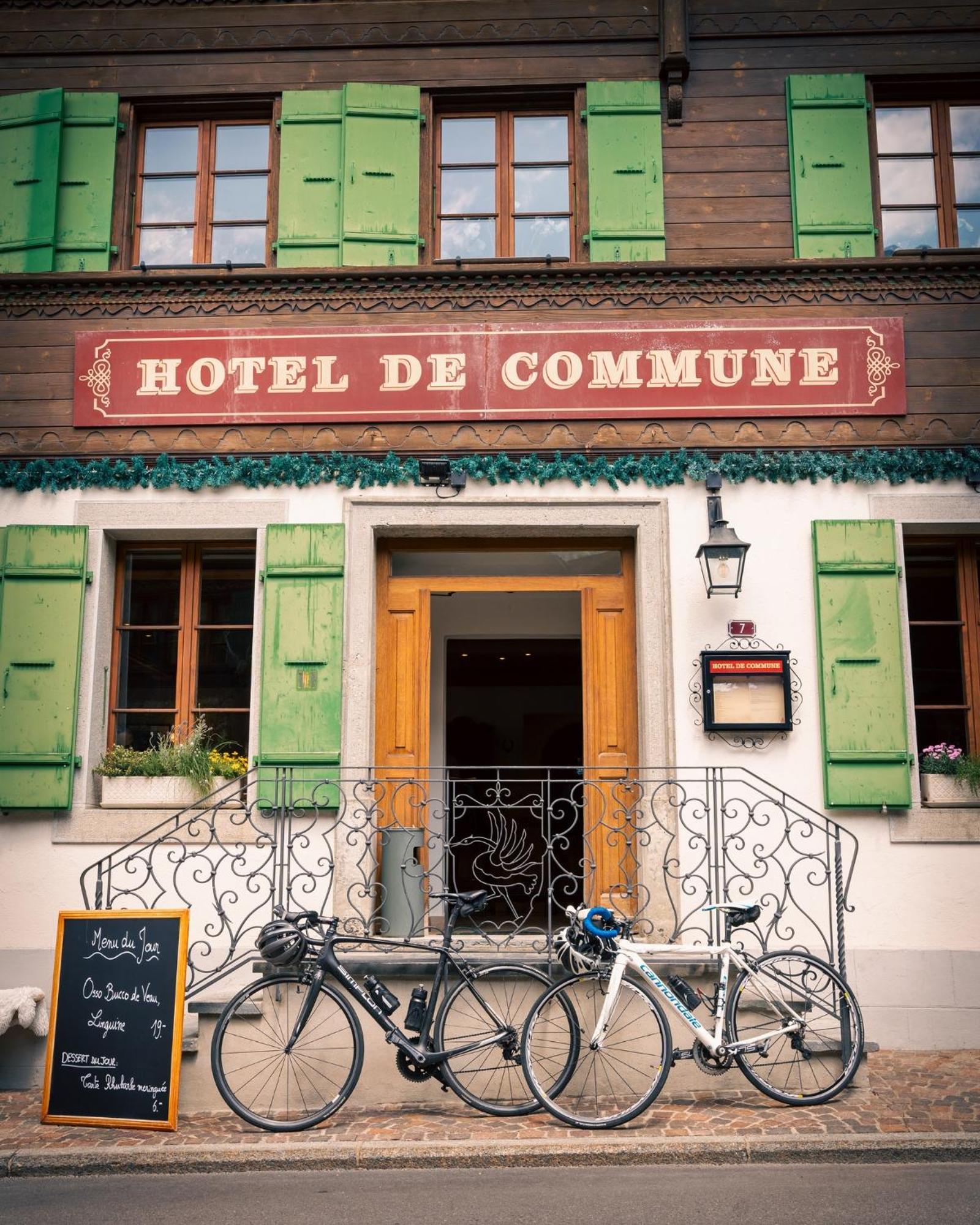 Hotel De Commune Gstaad Esterno foto